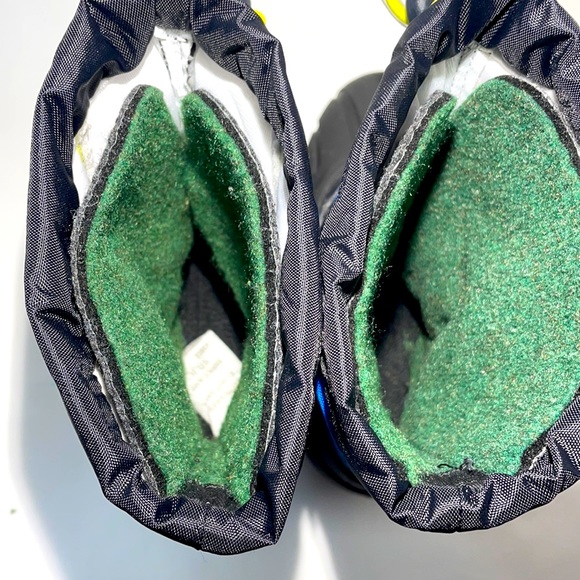 Sorel Flurry Youth Boots In Mint Used Condition like New! Unisex - Picture 9 of 10